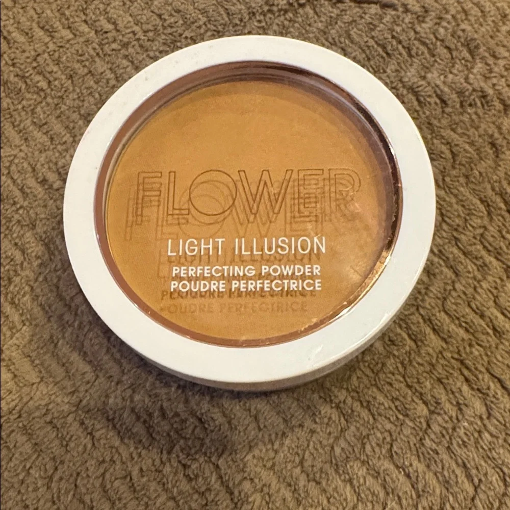 Flower light illusion